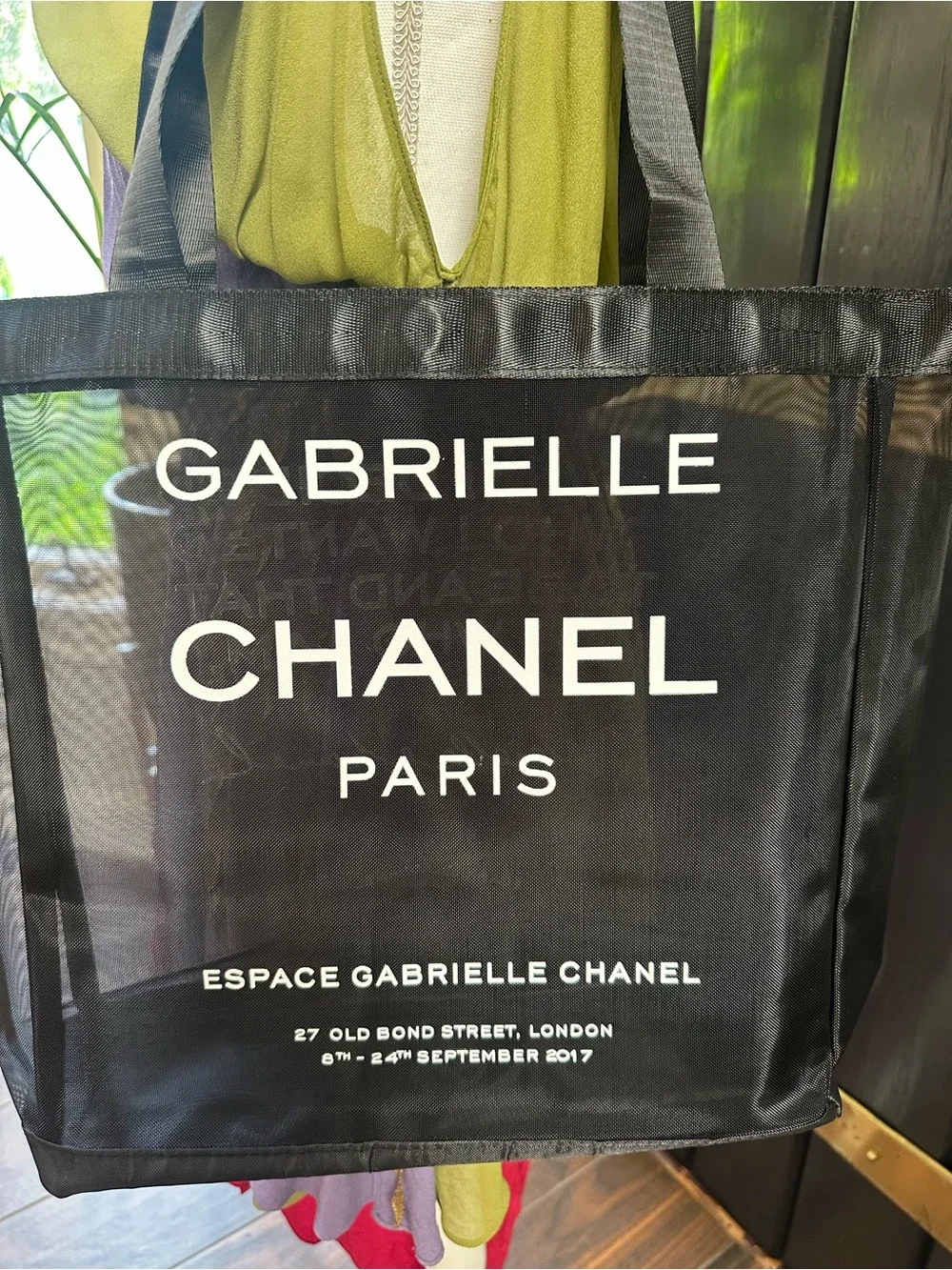 New Authentic CHANEL PARIS FASHION WEEK VIP 2017 Mesh GABRIELLE ESPACE Tote bag - Picture 2 of 7